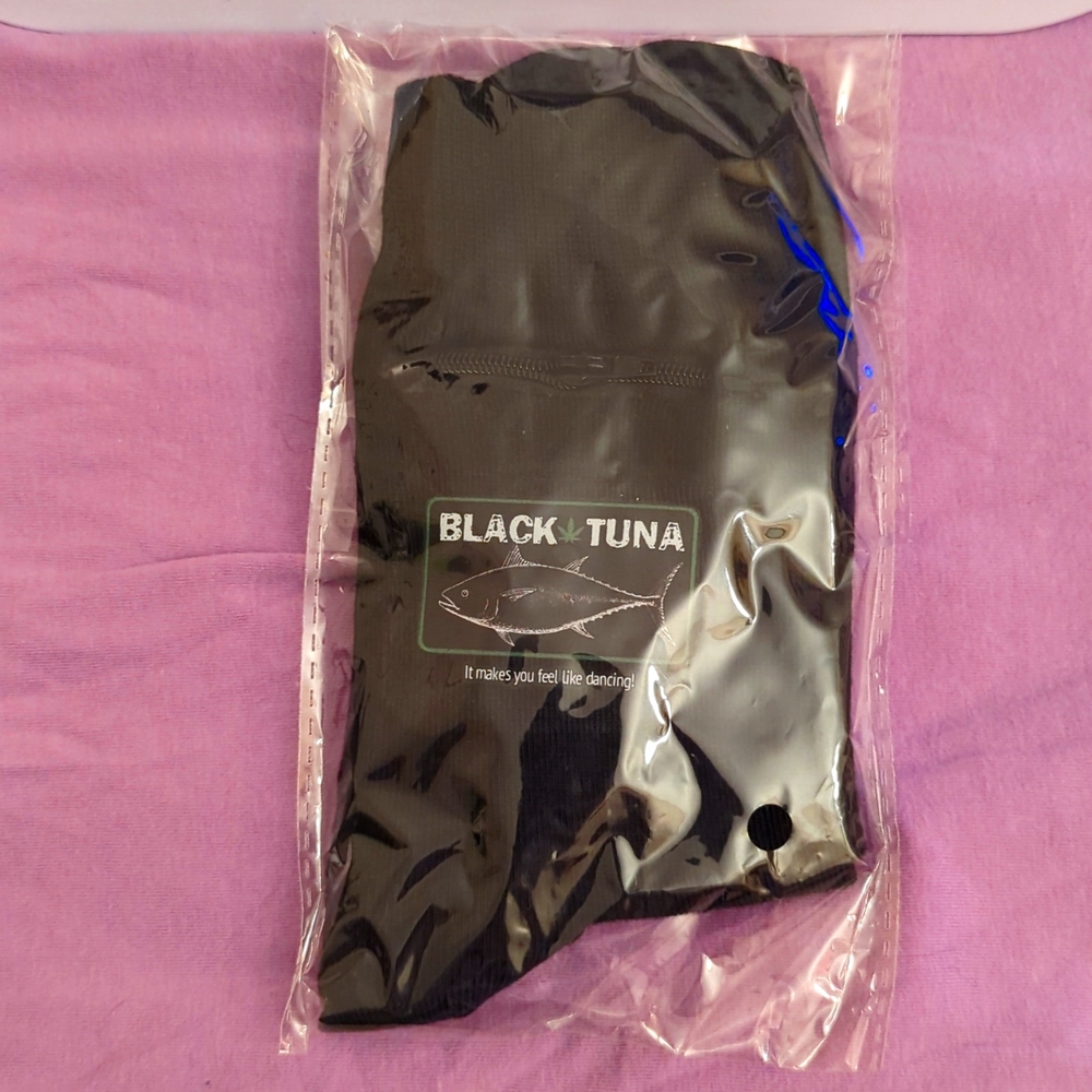Black Tuna Cannabis Zippered Stash Socks